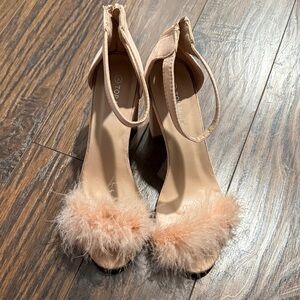 TOP Moda Blush Feathered Heels